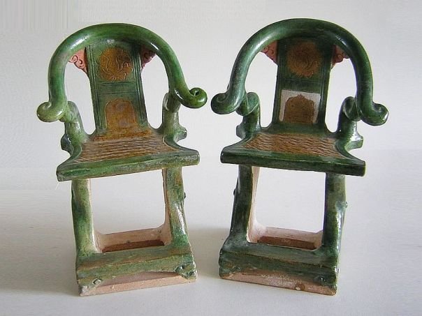 Pair of Horseshoe chairs – (2030)